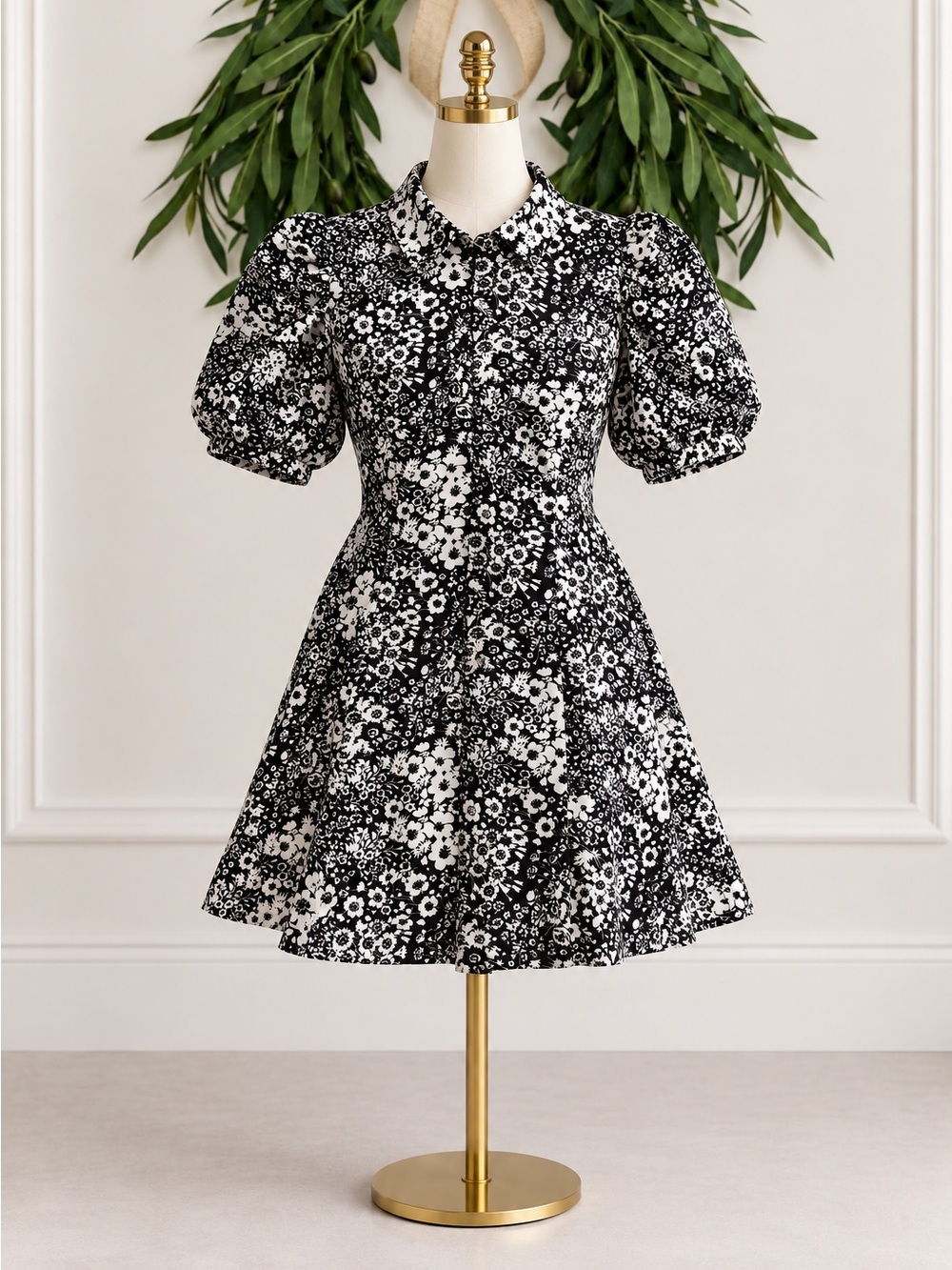 Hyacinth House Tuckernuck Puff Sleeve Dress Black White Floral Large